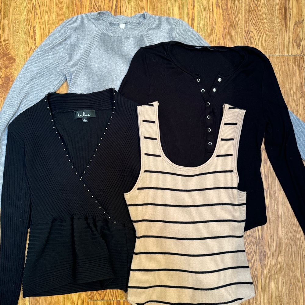 Set of 4 Women’s Tops